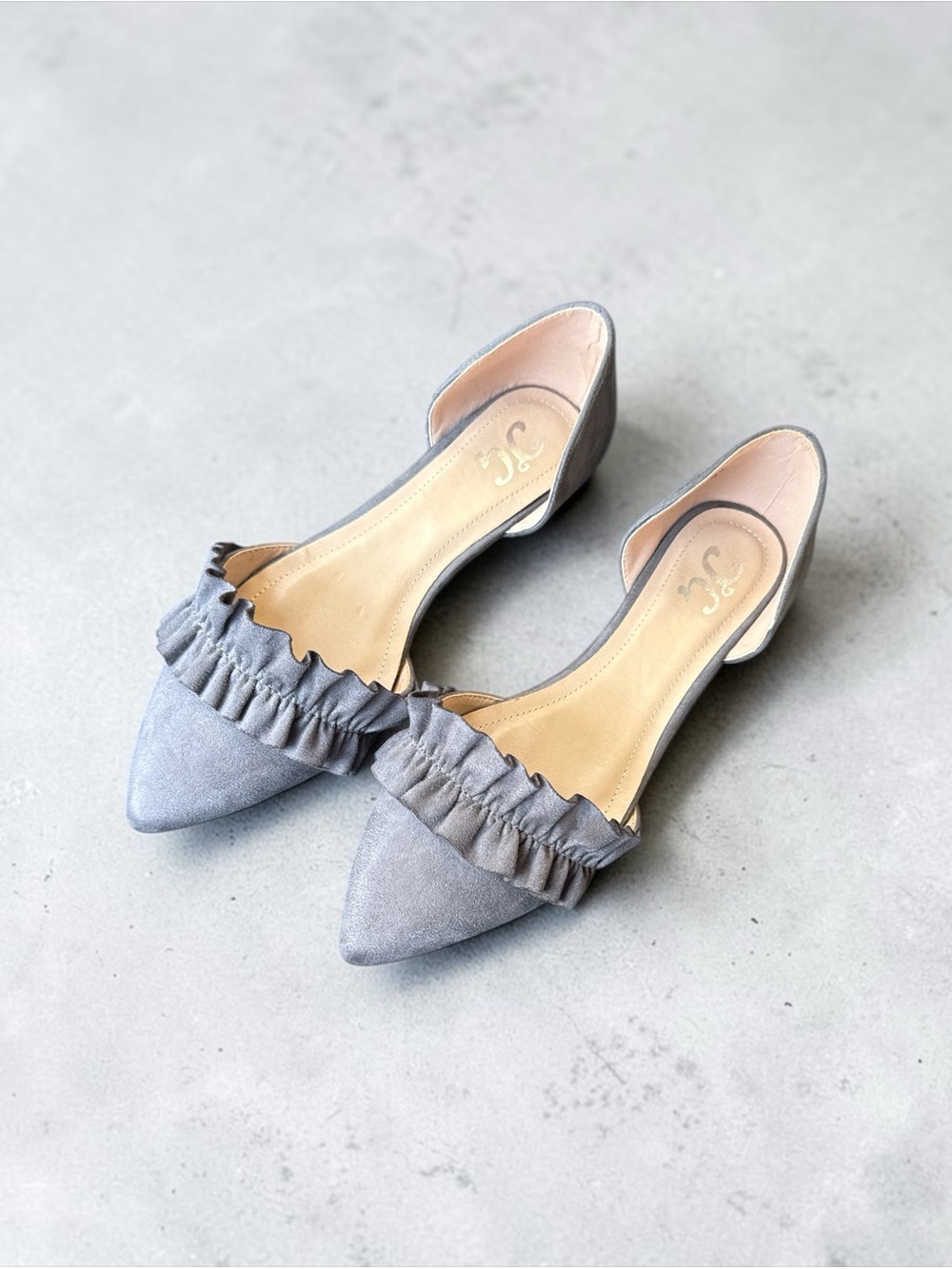 Journee Collection Women's Gray Ruffle Pointed Flats New size 8.5
